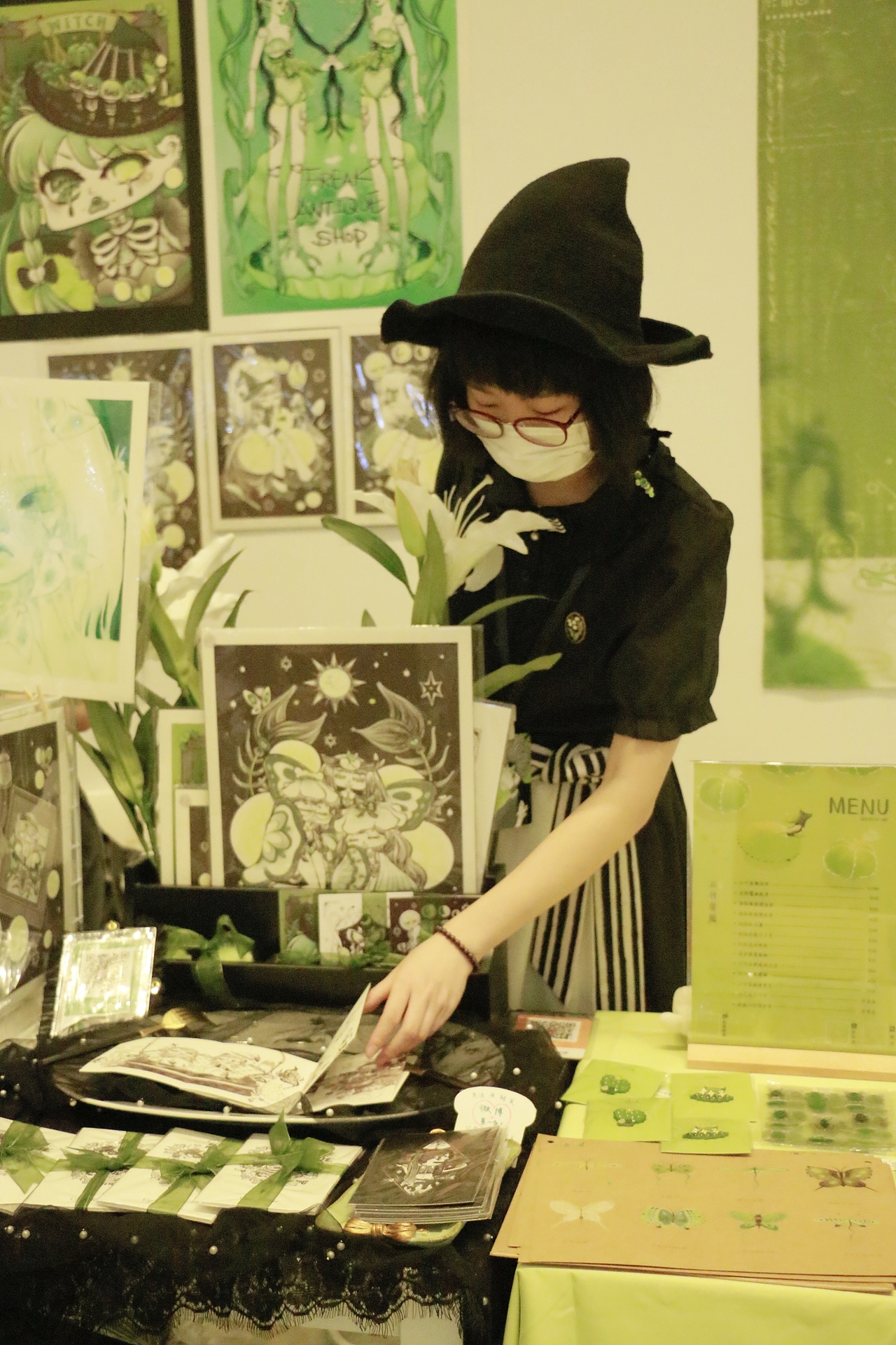 泥色桐花-怪异古董店(魔女的盛宴3)完美收官!(图ZMjY4NTgxNDQ4) - 艺术插画 - 站酷设计师roiny_art原创素材 - 站酷ZCOOL
