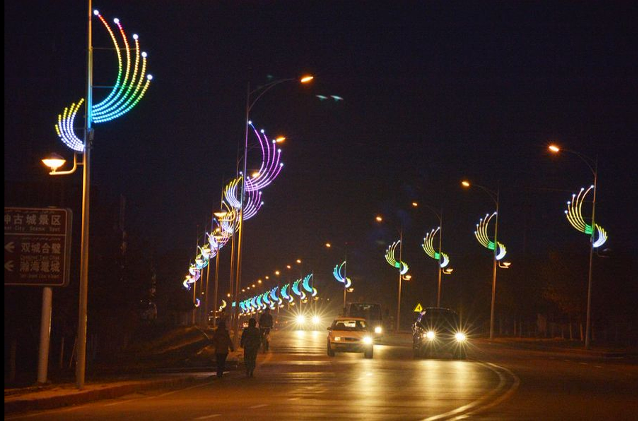 路灯杆凤凰造型灯设计创意灯箱广告牌