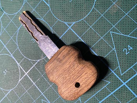 吉他鑰匙托（個(gè)人主頁(yè)-ZNTEzNzUxMDQ=） - 其他手工藝 - 站酷設(shè)計(jì)師ccchuan原創(chuàng)素材 - 站酷ZCOOL