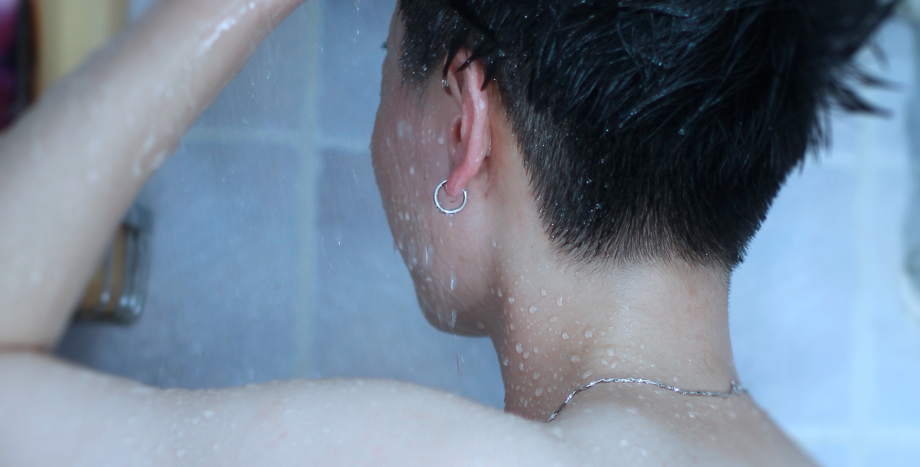 男生洗澡照片图片