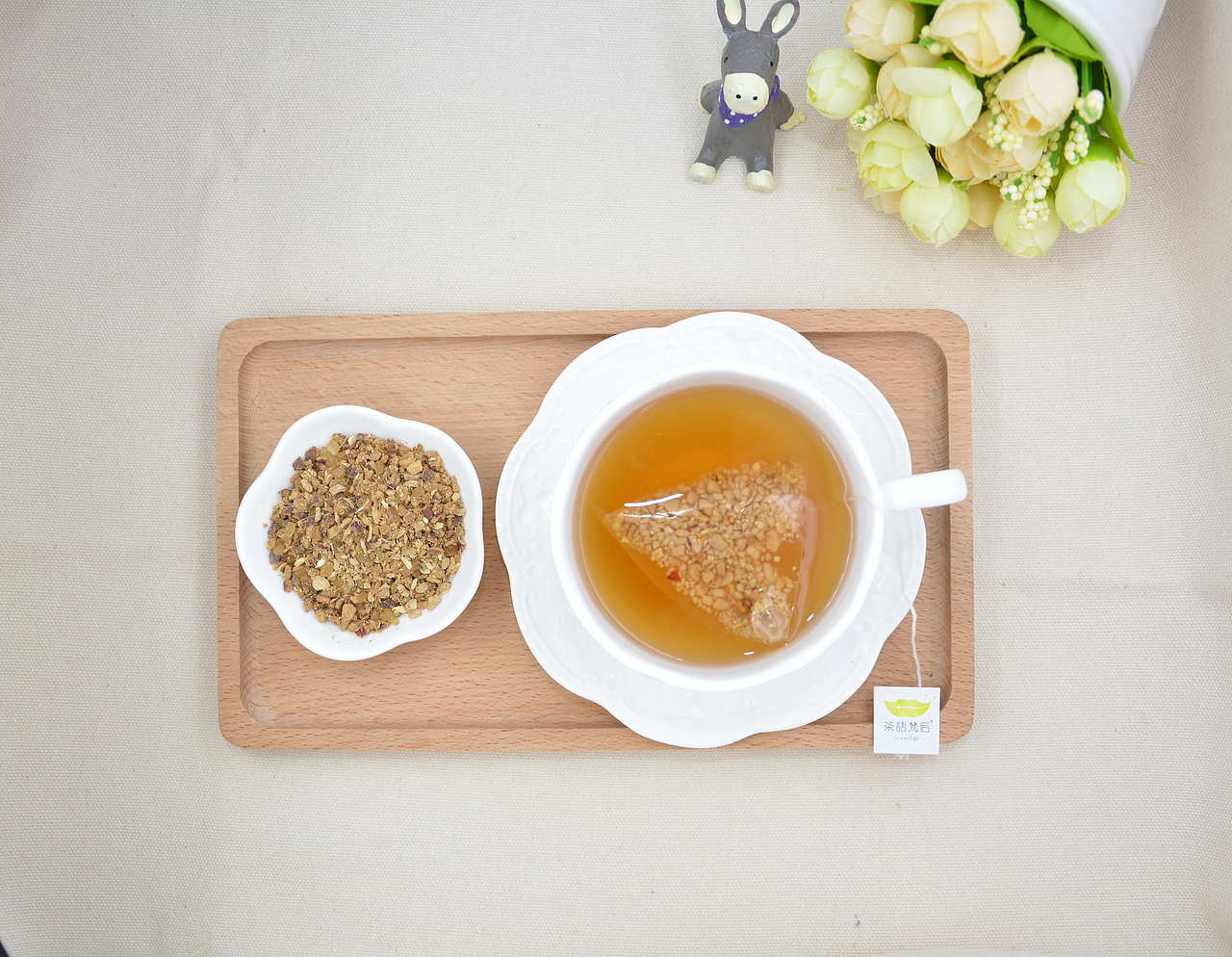 轻奢花茶-高原蜂蜜-产品摄影图