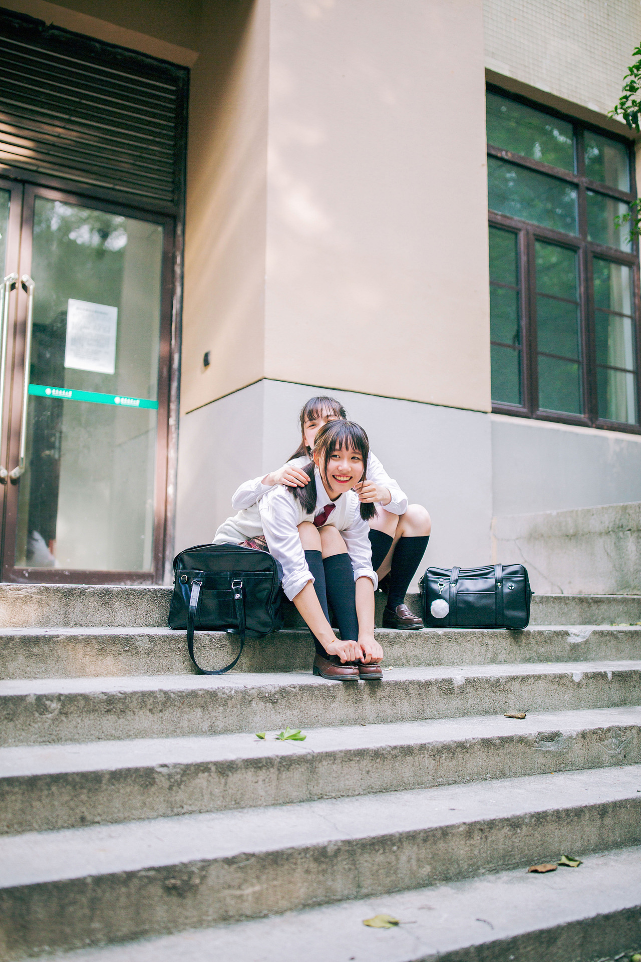 闺蜜（图ZMTMyNDU4MDc2） - 人像摄影 - 站酷设计师小p同学ai原创素材 - 站酷ZCOOL