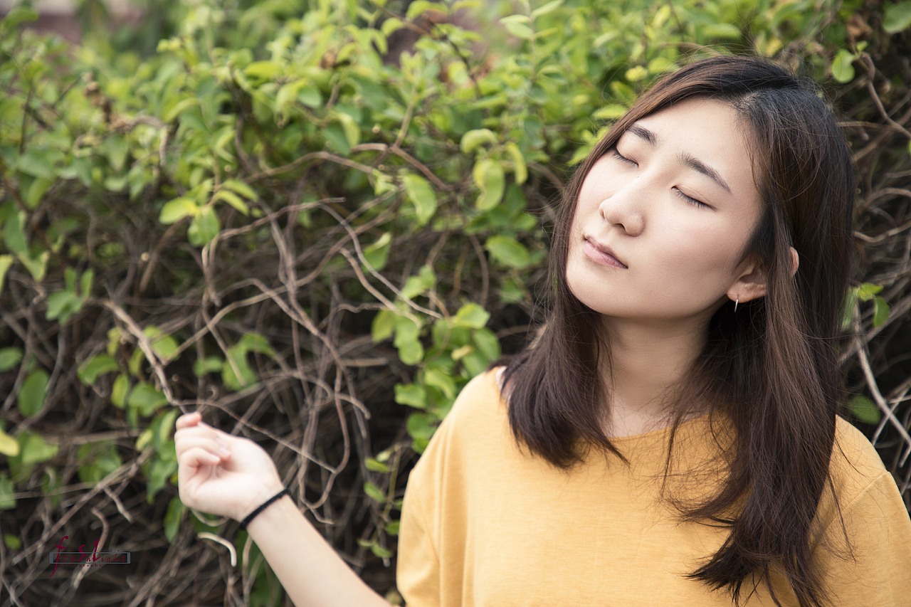 她（圖ZMTIwMDc5NjI4） - 人像攝影 - 站酷設(shè)計(jì)師f石頭原創(chuàng)素材 - 站酷ZCOOL
