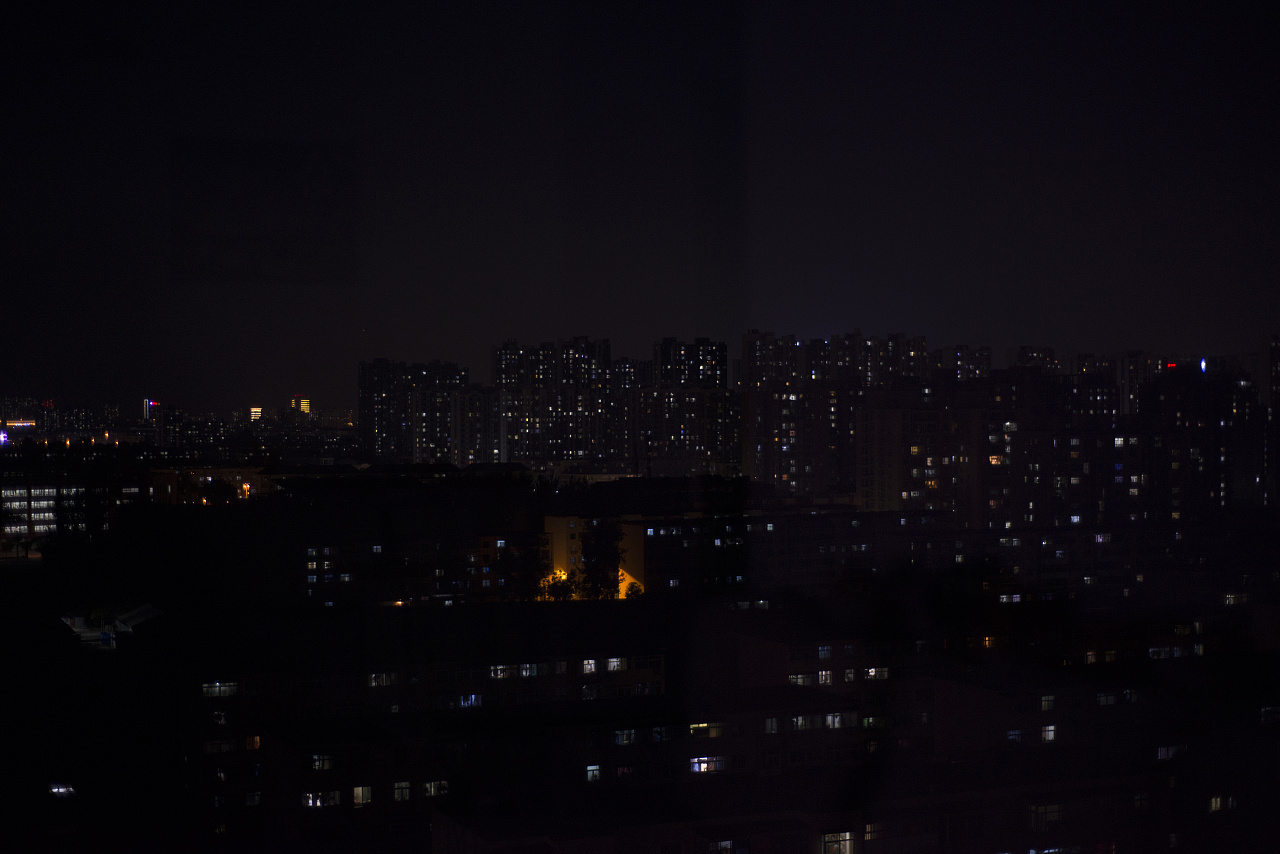 冬天夜晚窗外图片图片
