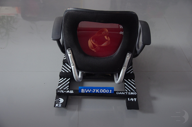 国产自主研发设计制造雪地轿跑DANTENG(蛋腾)R8 1.4T