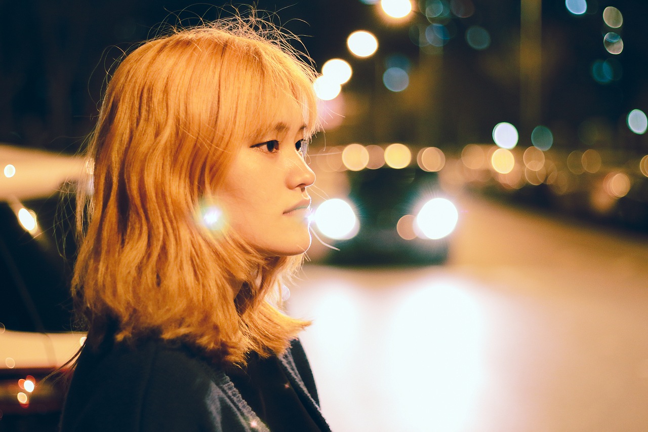 滑板少女，夜景人像（图ZMTUwOTA1MjU2） - 人像摄影 - 站酷设计师天上掉下来的超人原创素材 - 站酷ZCOOL