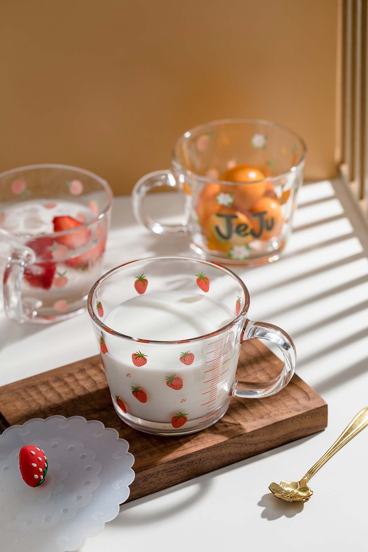 水杯拍摄夏日清新水果碎花玻璃马克杯