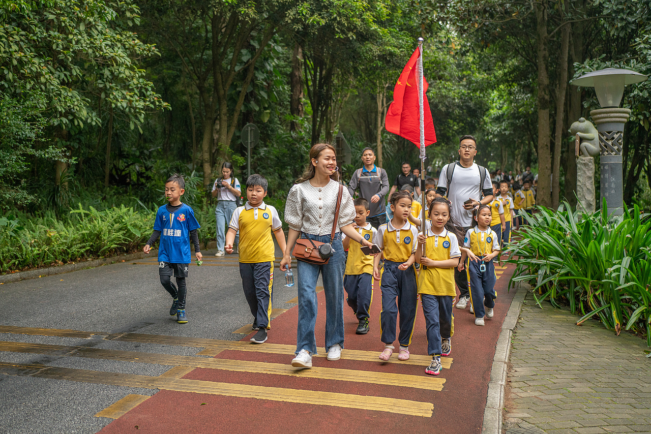 小学生班级活动-南宁青秀山春游