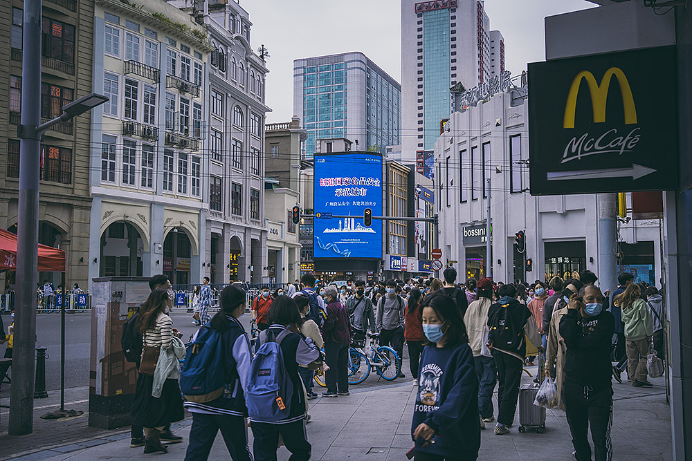 定格街头的繁忙景象