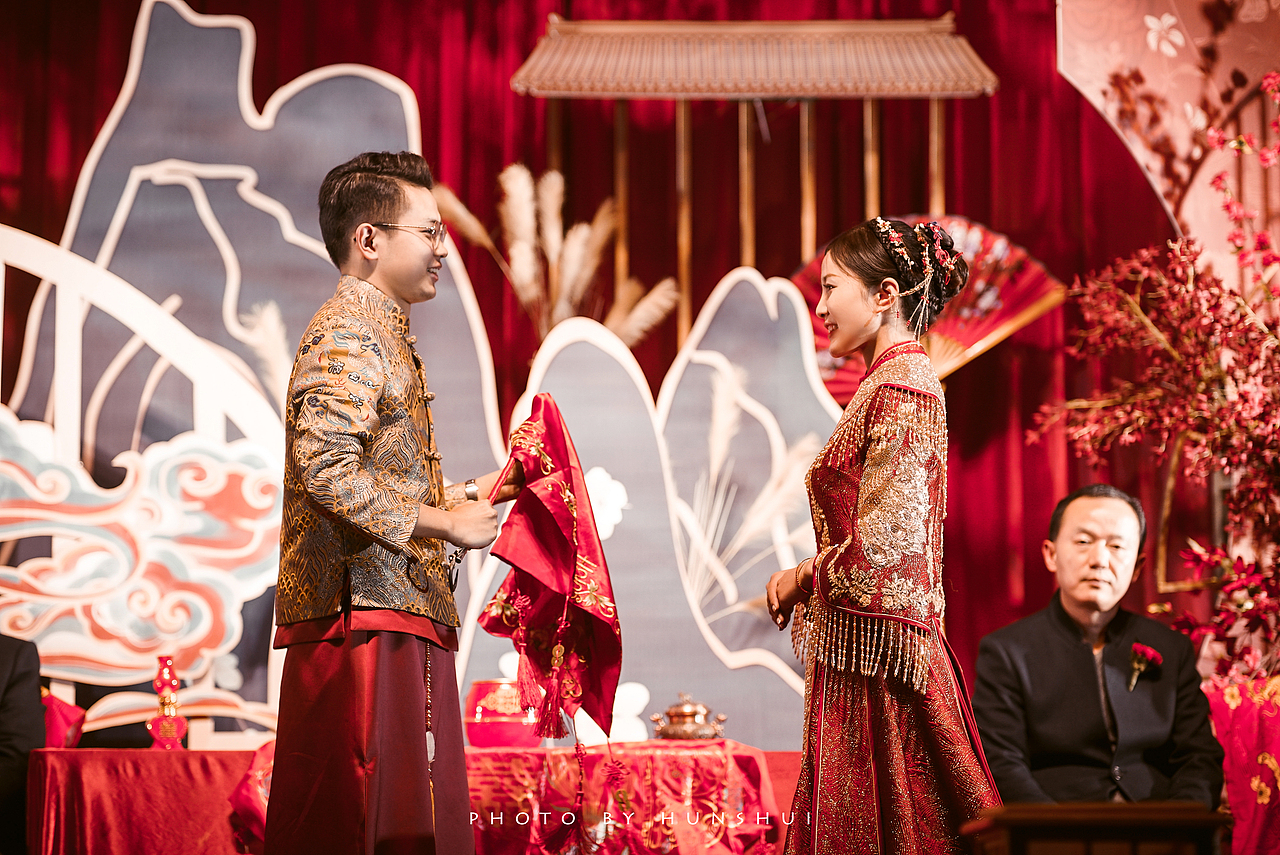 混水纪实摄影｜婚礼跟拍｜云裘一袖的流光（图ZMjM5NDI3Njc2） - 人文/纪实摄影 - 站酷设计师摄影师混水原创素材 - 站酷ZCOOL