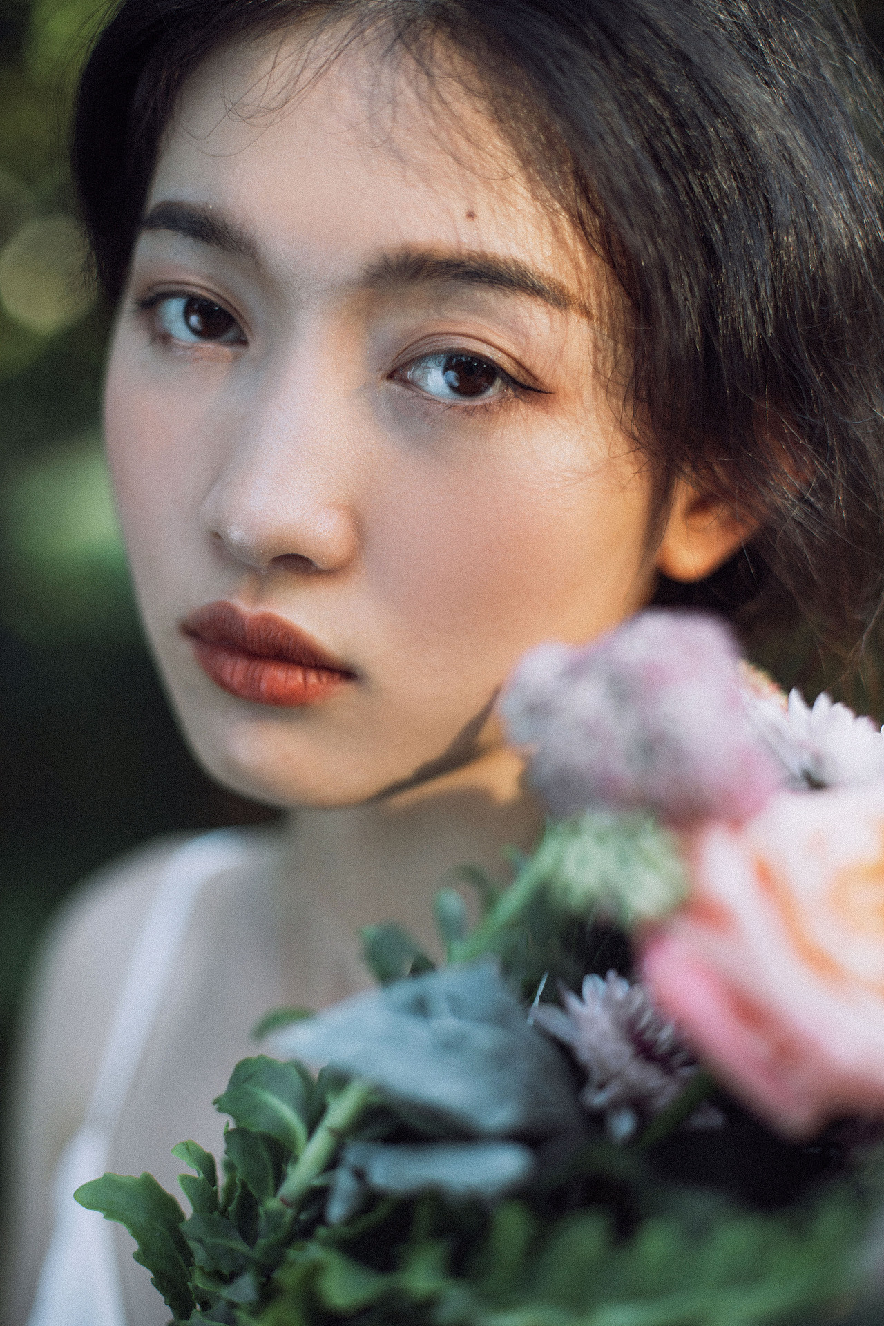 说的是花和她（图ZMjc5NTI1NDcy） - 人像摄影 - 站酷设计师一梵aloka原创素材 - 站酷ZCOOL