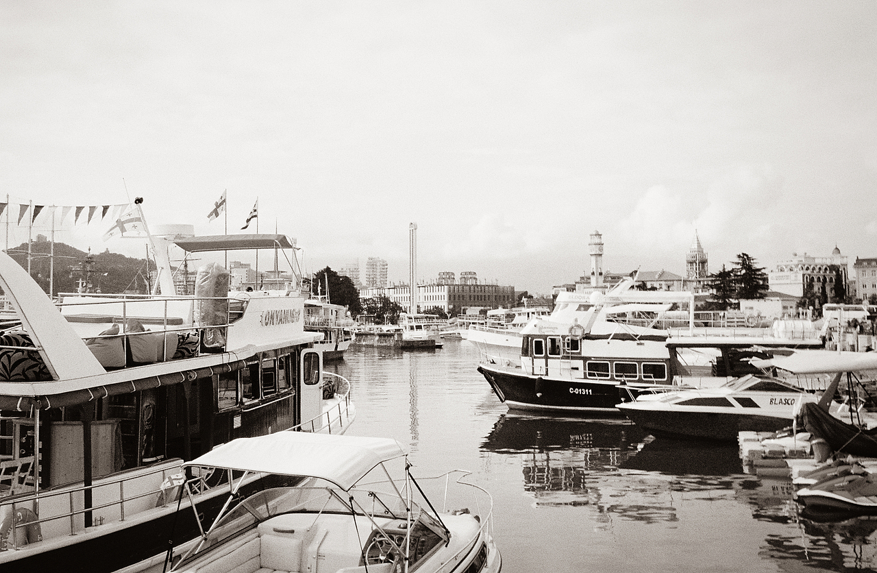 格鲁吉亚的夏日（上）（图ZMTQxNDczODUy） - 人像摄影 - 站酷设计师阿碟原创素材 - 站酷ZCOOL