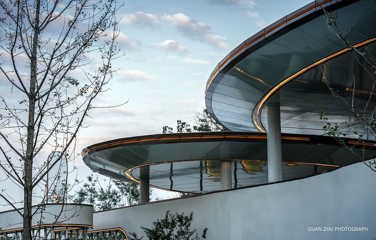 逐梦云端 .幻彩云霞