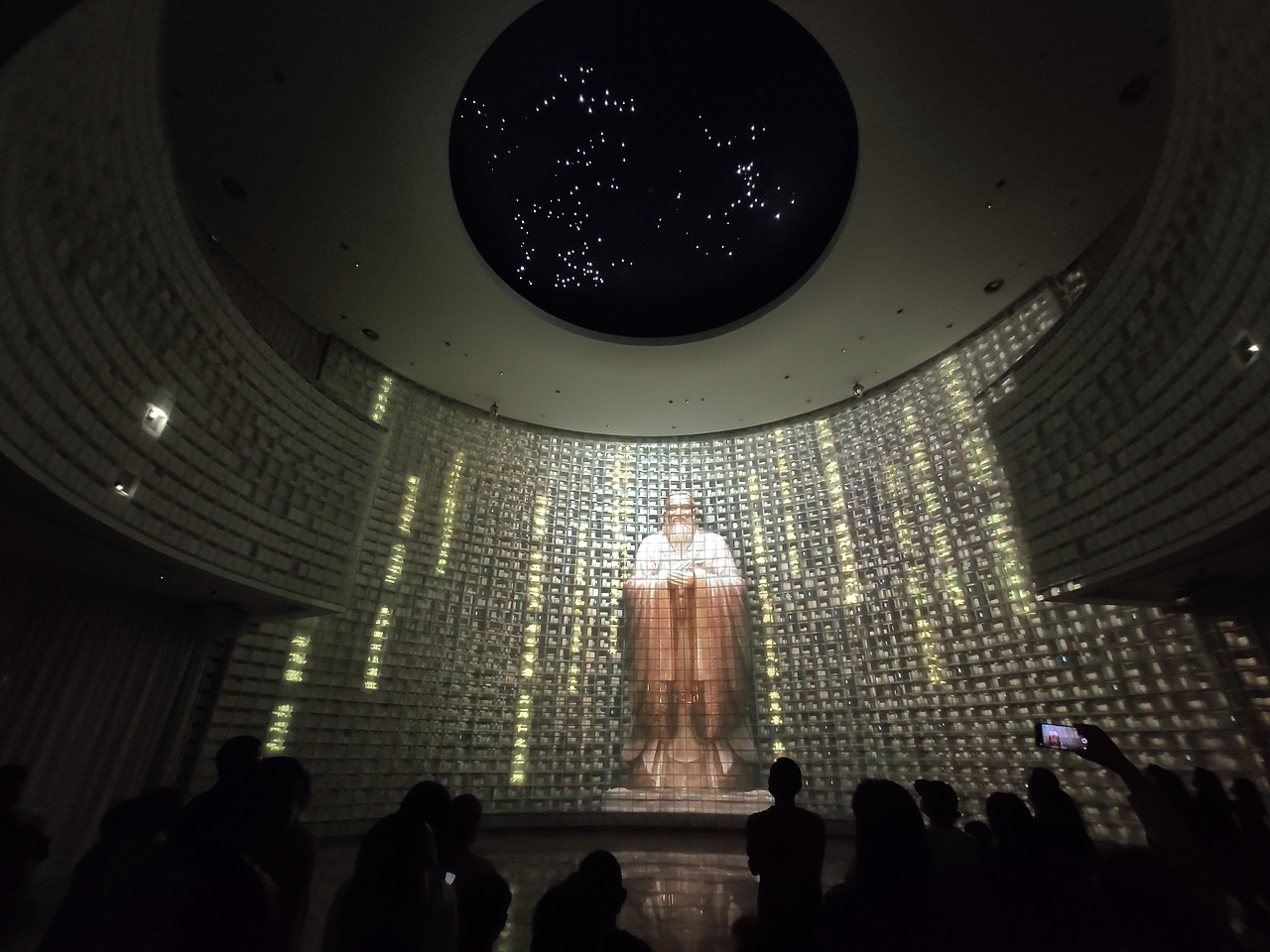 序厅,是整个博物馆参观的序幕,是孔子博物馆最重要的视觉中心.