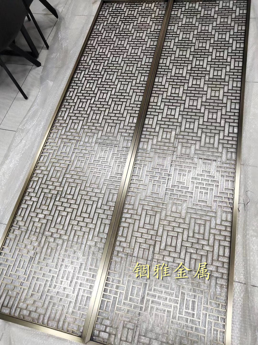 中餐厅装饰拉丝仿古铜不锈钢焊接花格屏风（图ZMjE3ODY2OTU2） - 建筑设计 - 站酷设计师锢雅18566019743原创素材 - 站酷ZCOOL