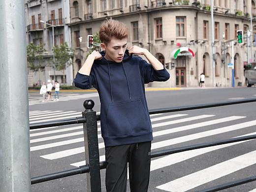 衛(wèi)衣街拍 男（個(gè)人主頁(yè)-ZMjQyNDIzNDQ=） - 人像攝影 - 站酷設(shè)計(jì)師商業(yè)攝影楊光全原創(chuàng)素材 - 站酷ZCOOL