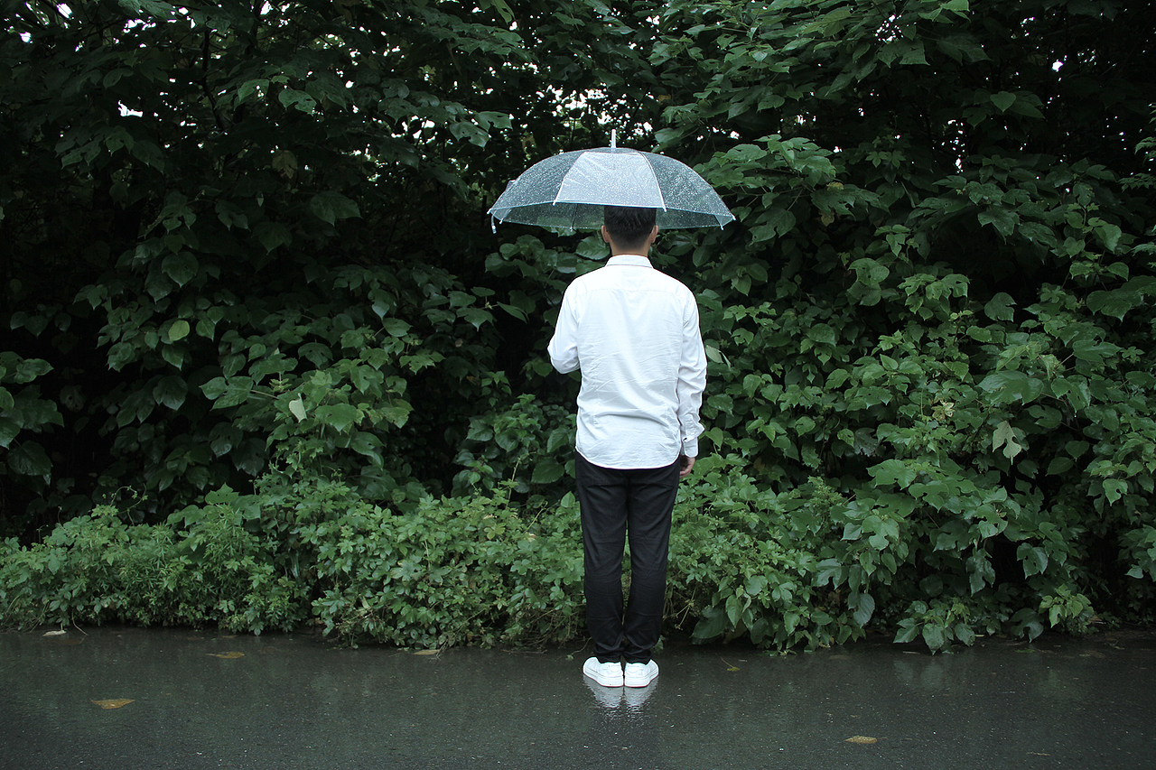雨天情緒片（圖ZMjYxMjMwNjY0） - 人像攝影 - 站酷設計師假行僧3995原創(chuàng)素材 - 站酷ZCOOL