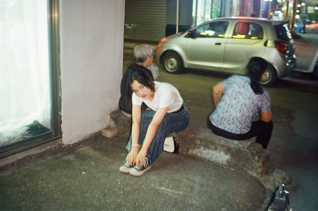 雨巷（圖ZMjcwNTM0NDky） - 人像攝影 - 站酷設(shè)計師長腿老頭Art原創(chuàng)素材 - 站酷ZCOOL