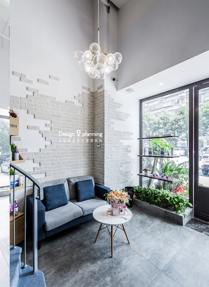 长沙复古风格美甲店装修案例图