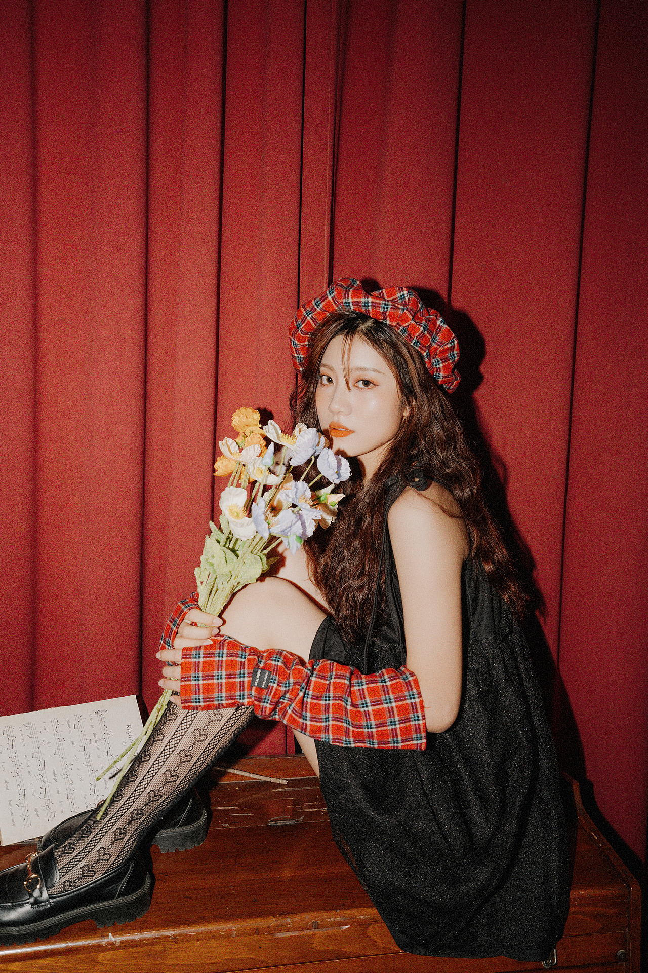 圣诞节（图ZMjgyOTM1MzAw） - 人像摄影 - 站酷设计师拍照的嘎嘎鸭原创素材 - 站酷ZCOOL