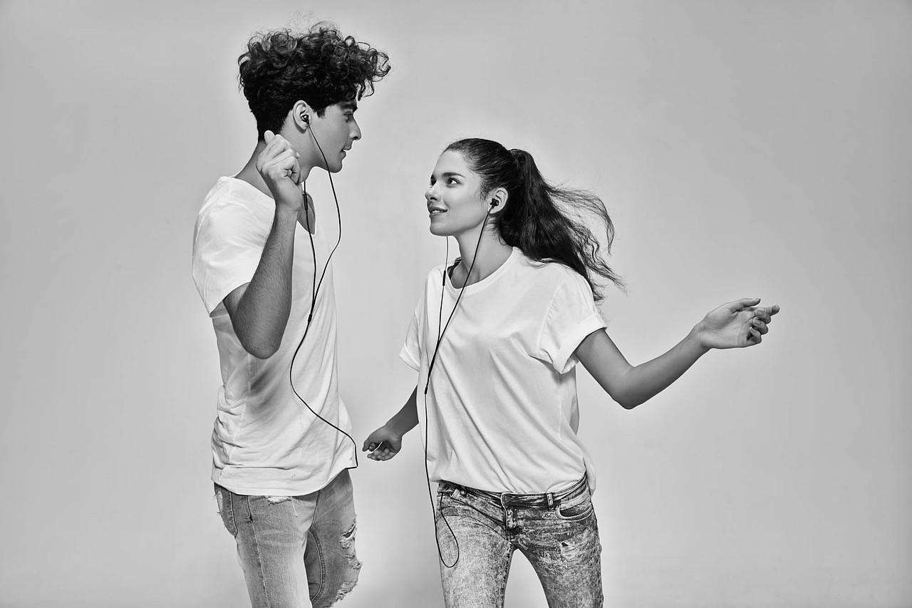 维恩视觉|多米耳机（图ZMjE1MDQ4NjQ4） - 时尚/艺术摄影 - 站酷设计师venstudio原创素材 - 站酷ZCOOL