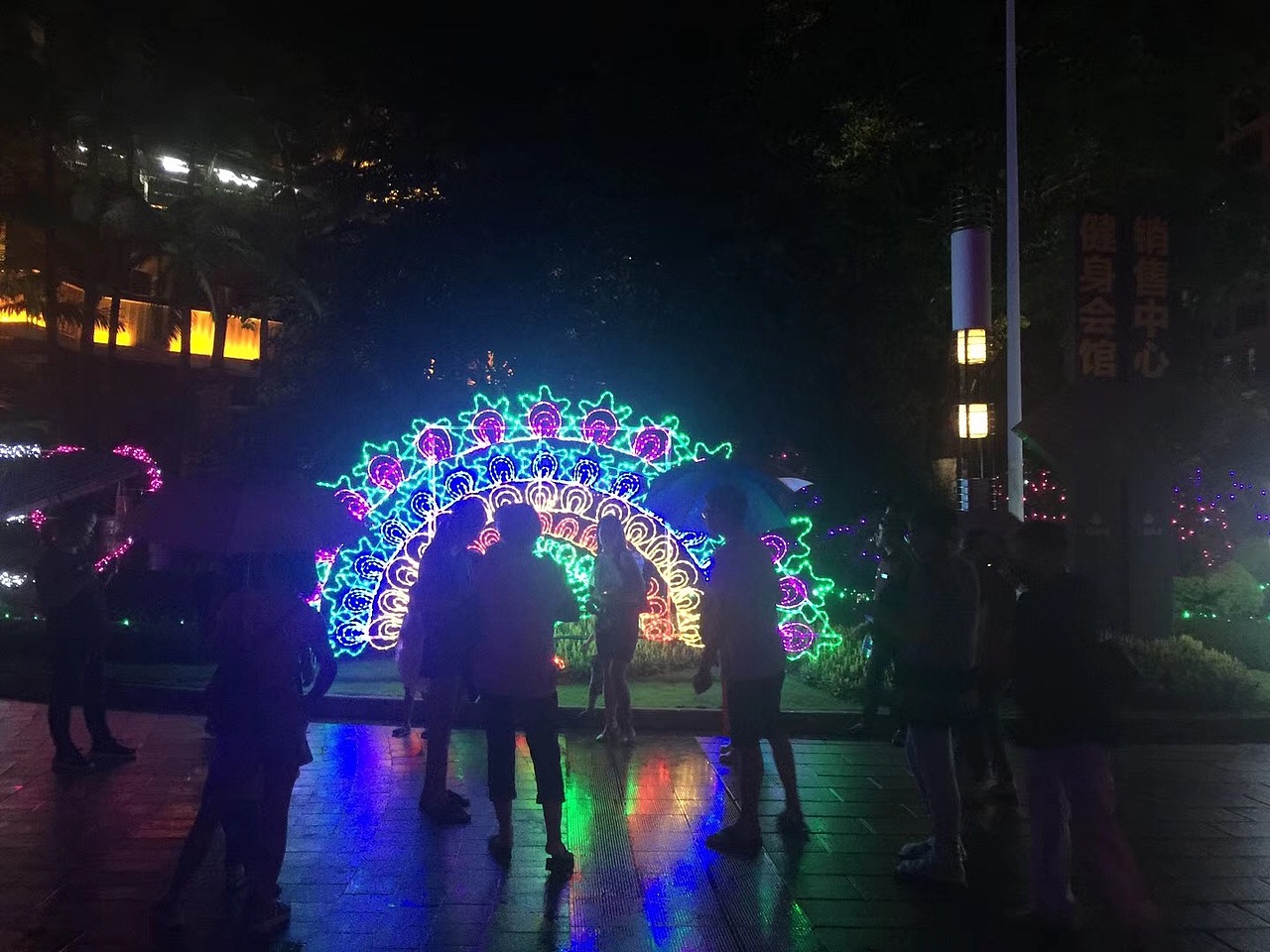 广西梦幻灯光节租赁,仿真恐龙租赁,变形金刚租赁