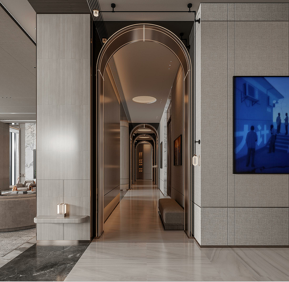 过道空间处扇形拱门设计,开放格的设置和墙壁电视,也满足了日常展示需求。柜子旁有了台灯抽象艺术品的装饰,格调瞬间升了几个level。
The fan-shaped arch design in the corridor space, the setting of open lattice and wall TV also meet the needs of daily display. Beside the cabinet, there is an abstract art decoration of table lamp, which instantly raises the style of several levels.