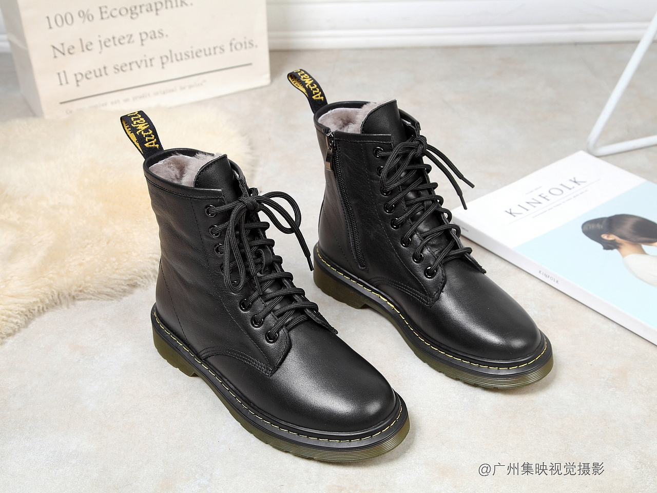 2021新款女靴拍照 英伦马丁靴拍摄 真皮短靴网拍摄影（图ZMjc5NzcwMjQw） - 产品摄影 - 站酷设计师广州集映视觉摄影原创素材 - 站酷ZCOOL