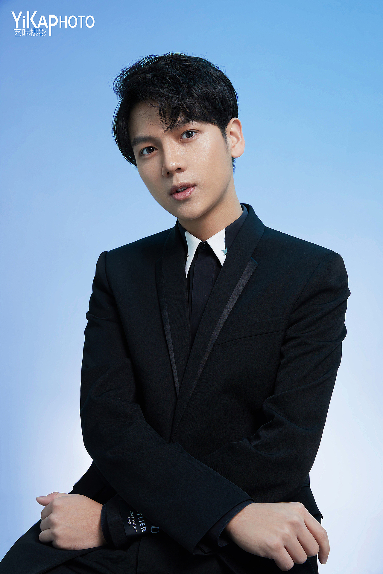 个人形象照拍摄|男士写真|企业形象照拍摄|摄影工作室（图ZMjM5MzA2NTY4） - 人像摄影 - 站酷设计师艺咔摄影工作室原创素材 - 站酷ZCOOL