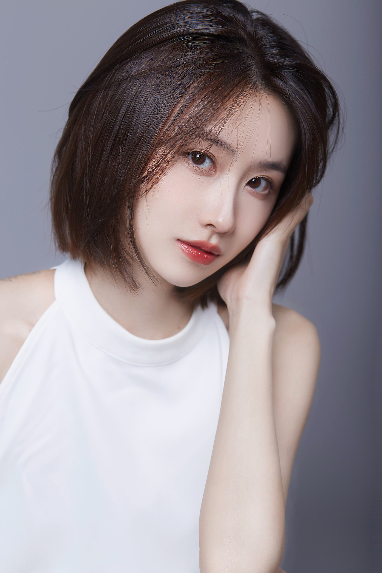 别轻易沦陷❄️清冷姐姐风，（图ZMjcxMDc4Mjk2） - 人像摄影 - 站酷设计师白兔糖写真馆原创素材 - 站酷ZCOOL