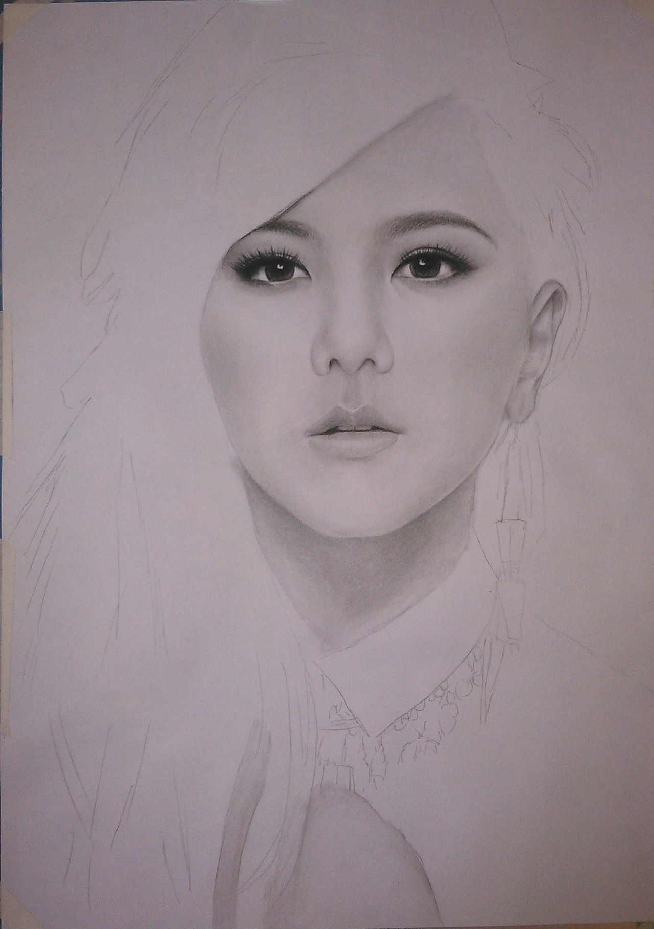 炭笔元素 邓紫棋素描人物明星肖像_曙光的画-站酷zcool