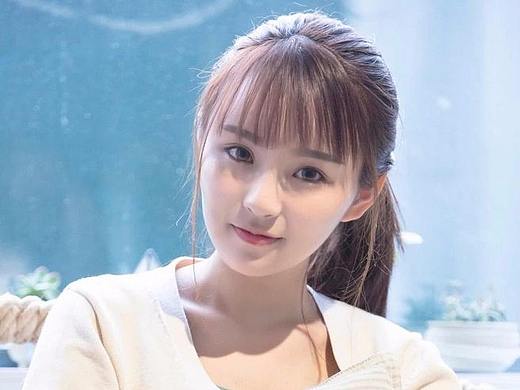 可爱猪猪女孩