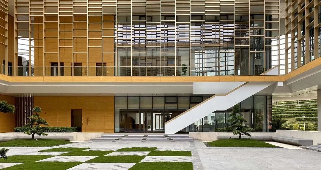 真正纯大楼内景