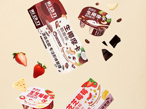 美食摄影｜#形动力# 翻趣杯酸奶～！🧀️🍓