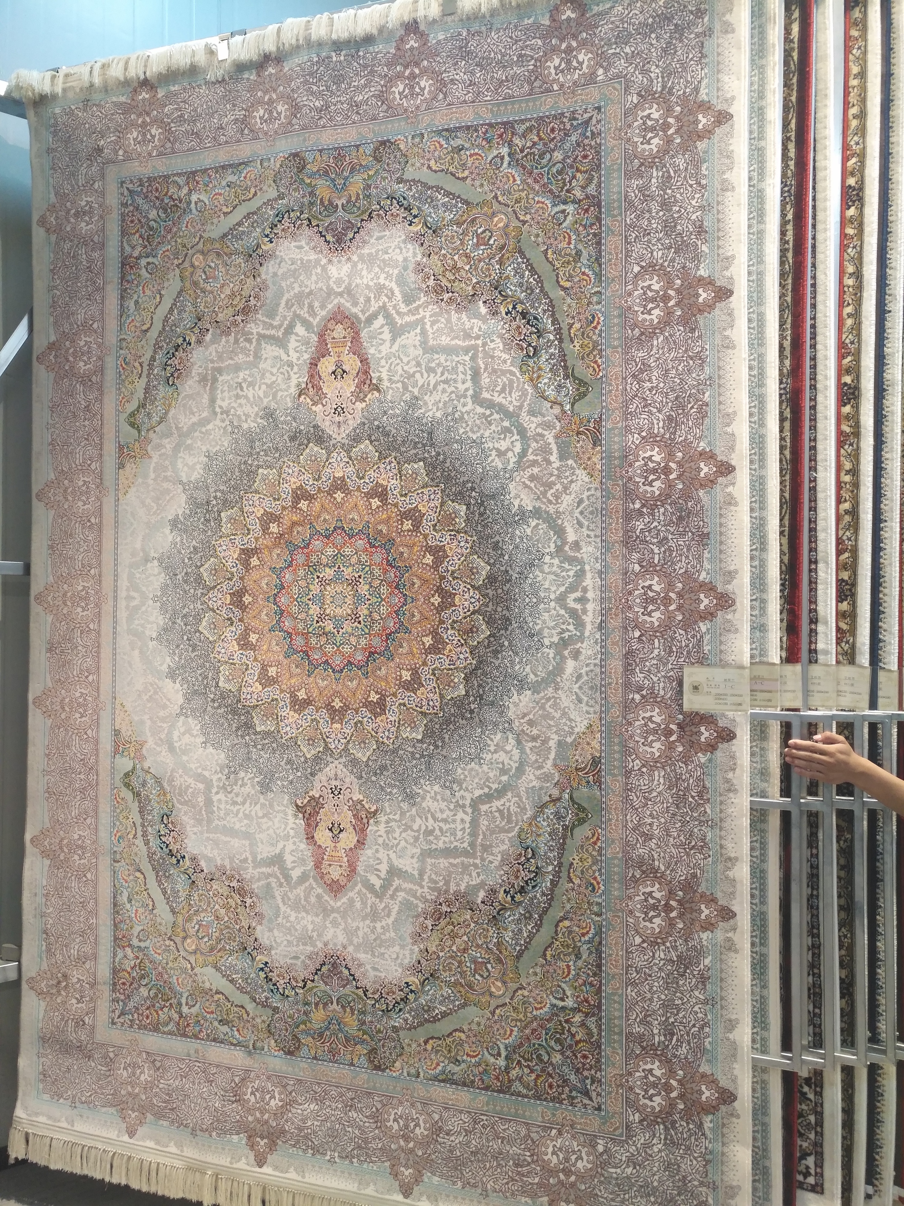 规格，价格和购买 伊朗手工 大不里士 伊朗手工地毯 代码 172085