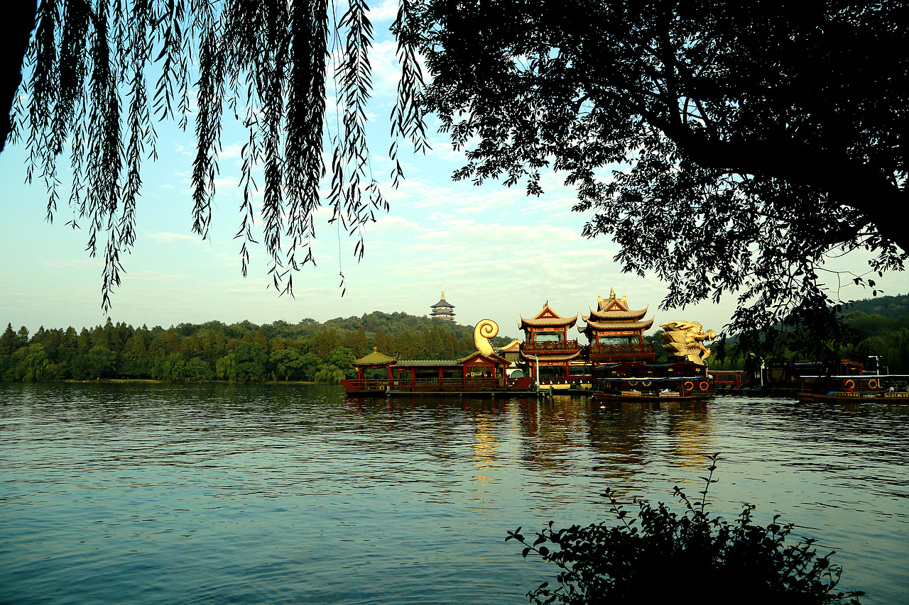 摄影 | 西湖三人行,必有逗比焉