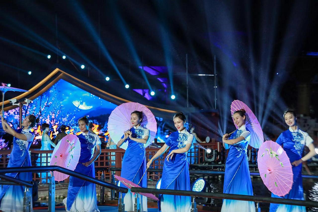 2019昆山周庄中秋灯会开幕（图ZMTc2Nzg2MDI0） - 人像摄影 - 站酷设计师小小兵之兵原创素材 - 站酷ZCOOL