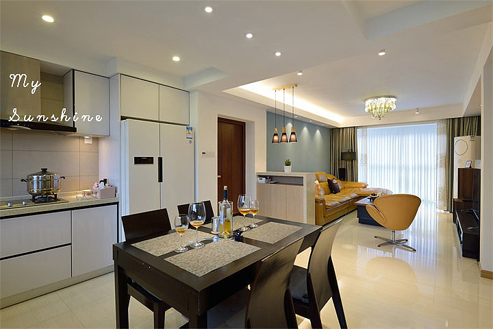 石家庄亿佰居港式三室装修--玩转撞色家居