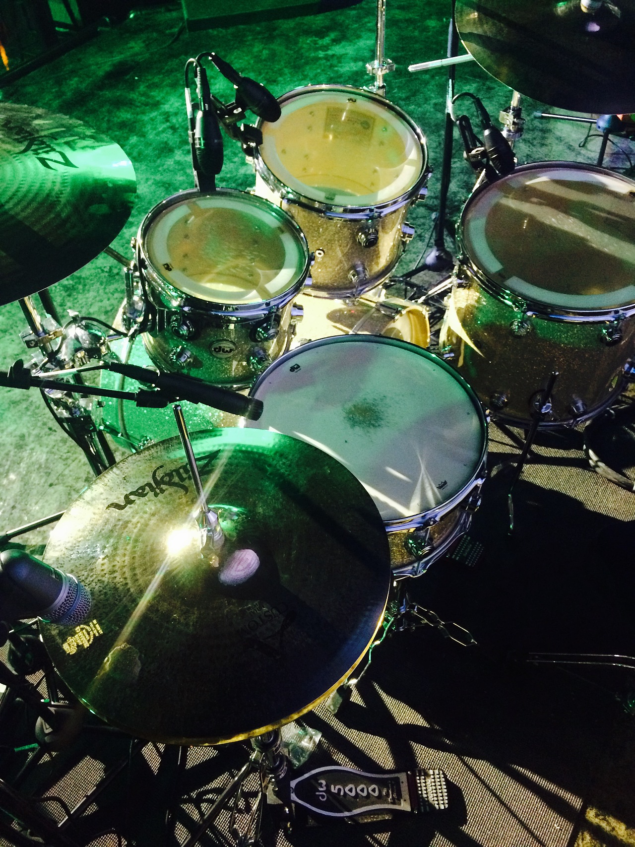 珠海涂鸦 【雾点原创涂鸦】珠海发条橙子livehouse酒吧