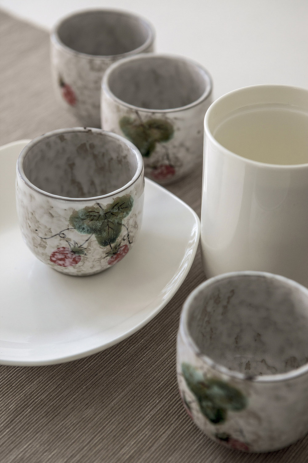 几只杯具陶瓷器皿拍摄by不明觉厉工作室