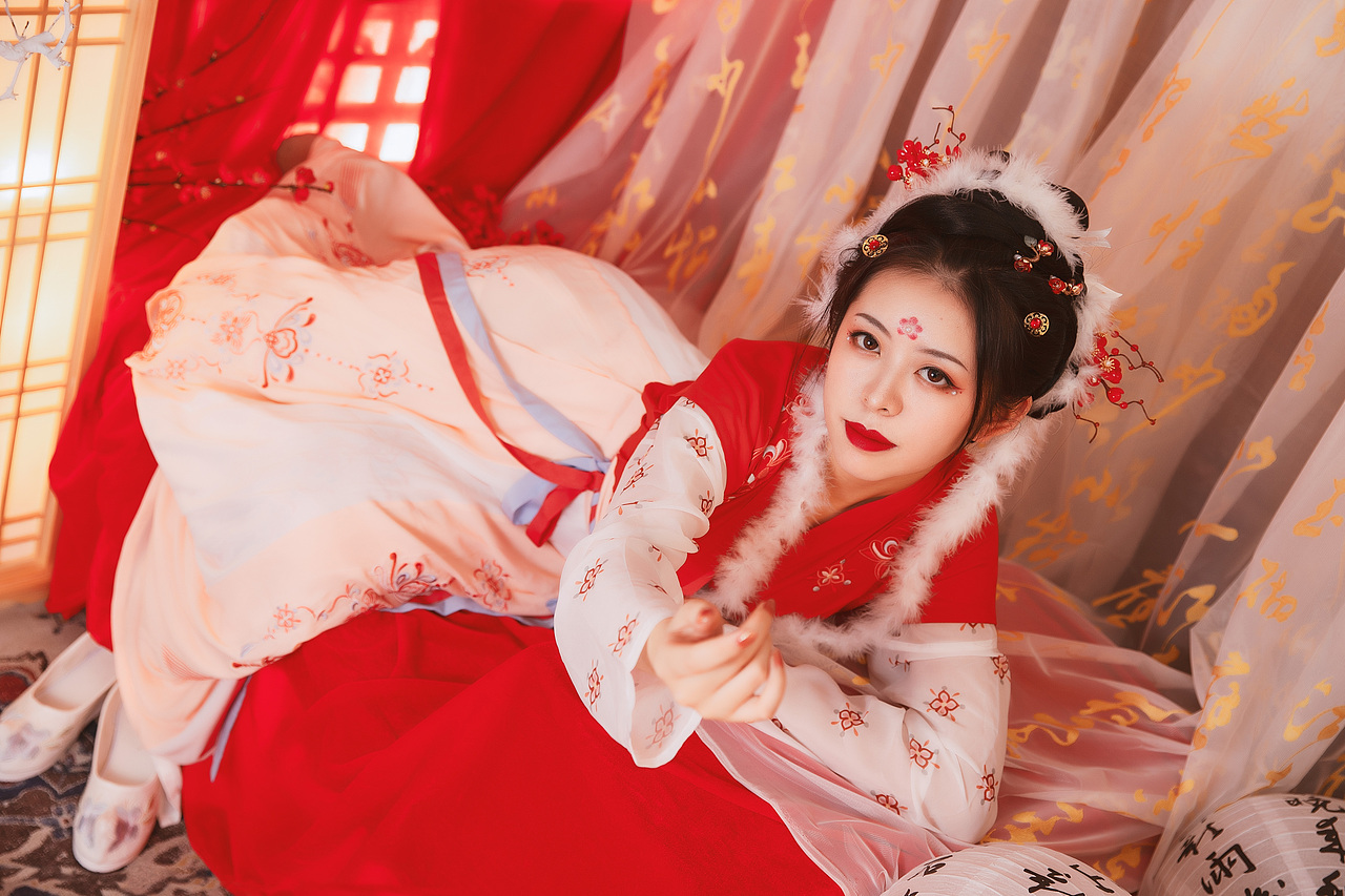 分享收藏致小艾琳云想古风人像摄影65添加表情喜欢ta的作品吗?