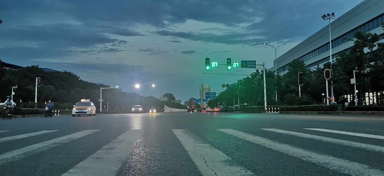 武汉街头掠影（图ZMjE4OTg3NzMy） - 风光摄影 - 站酷设计师华中视觉原创素材 - 站酷ZCOOL