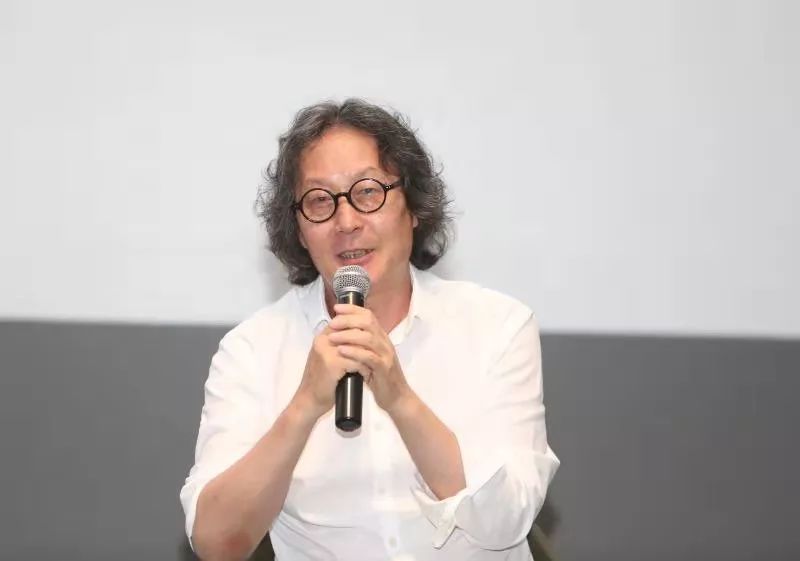 《蜻蜓之眼》影像作品导演徐冰