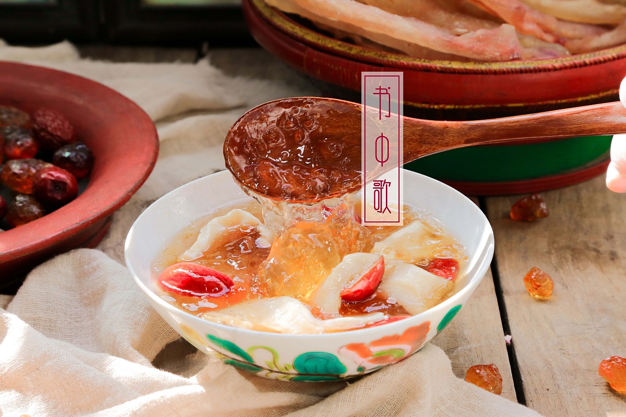 红枣桃胶花胶汤