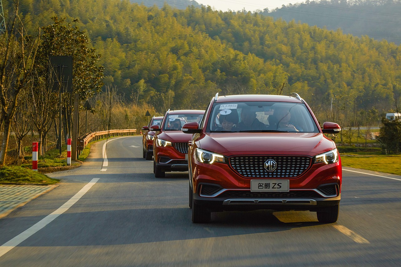 汽车——名爵ZS 车队（图ZODY3MTk4NzI=） - 产品摄影 - 站酷设计师糊叔原创素材 - 站酷ZCOOL