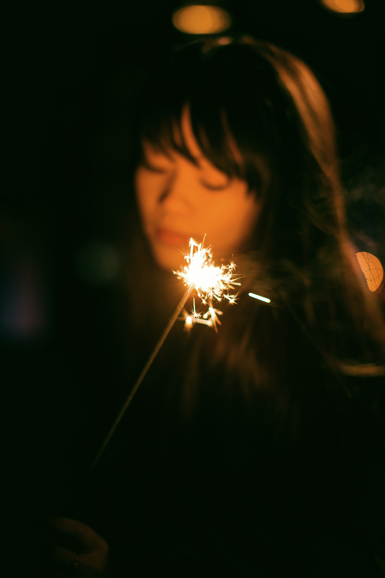 烟花易冷人愈暖