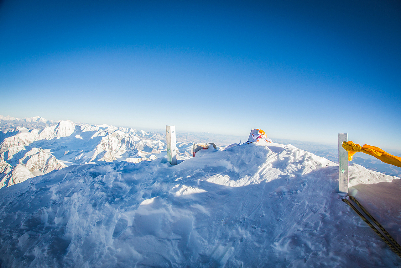 《世界屋脊—攀登珠峰》
