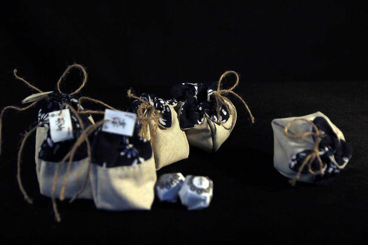 普洱茶包装设计（图ZMjk5ODc3MzI=） - 包装 - 站酷设计师弋一一原创素材 - 站酷ZCOOL