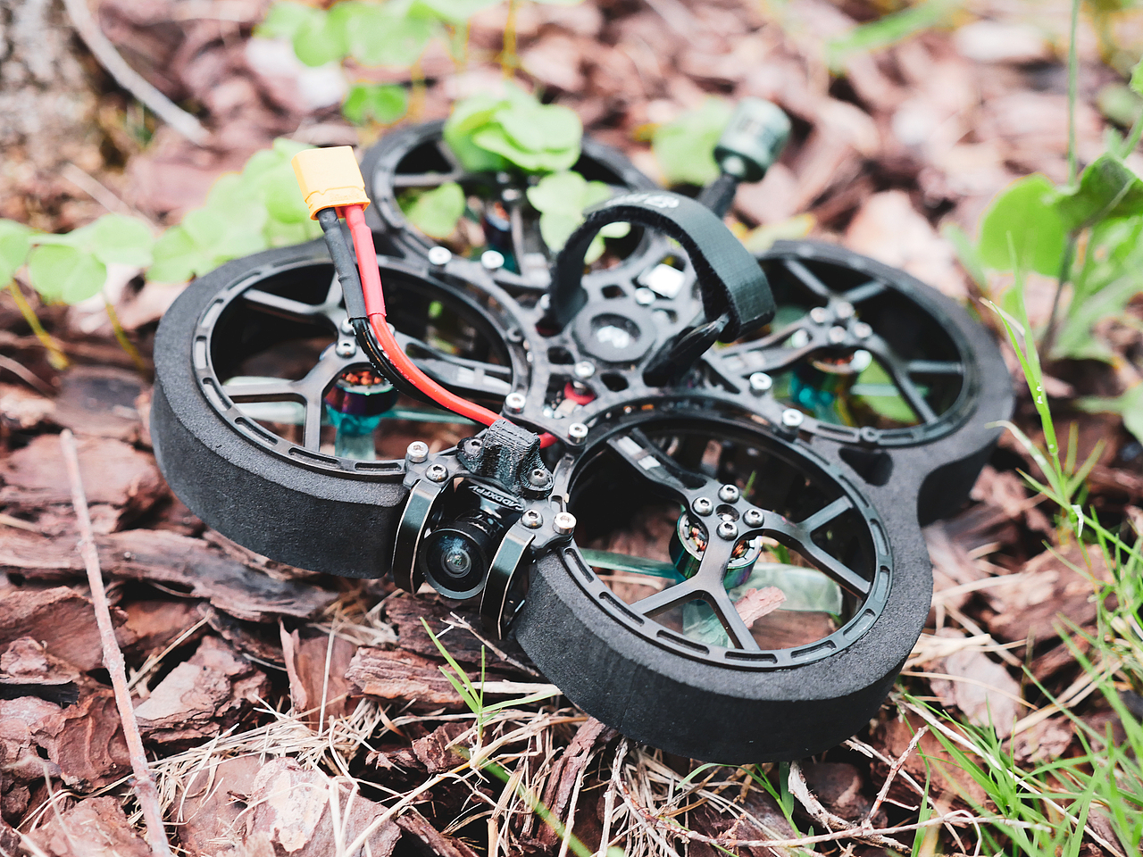 FPV穿越机场景拍摄（图ZMjYzOTI3NDQ0） - 产品摄影 - 站酷设计师凉白开_EV3原创素材 - 站酷ZCOOL