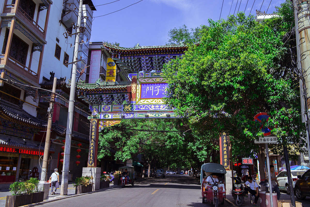 西安，南门附近扫街（图ZNTUwNzU4MDA=） - 人文/纪实摄影 - 站酷设计师柠檬家的大栗子原创素材 - 站酷ZCOOL